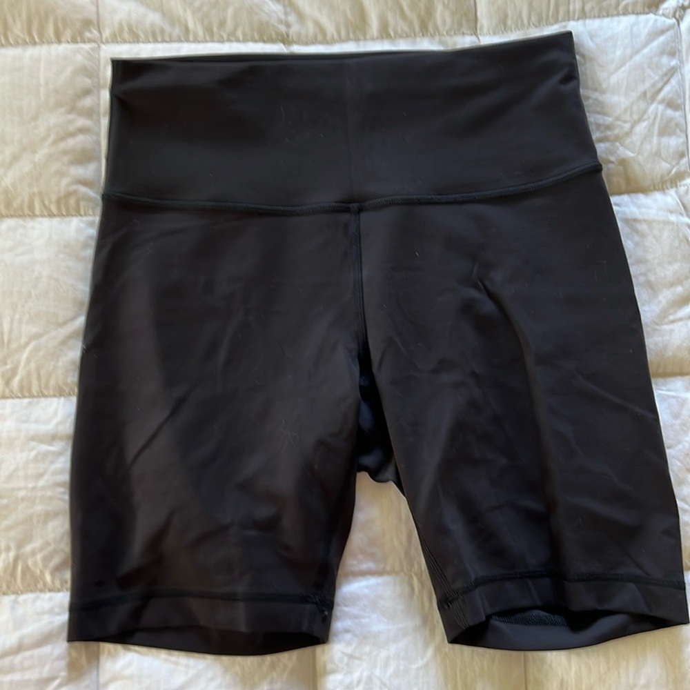 Lululemon Wunder Train High-Rise Short 8"